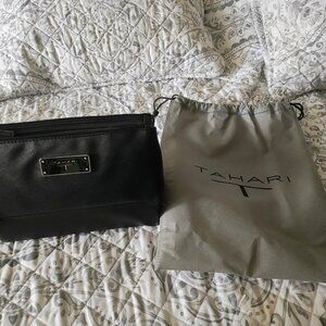 TAHARI GARMENT BAG